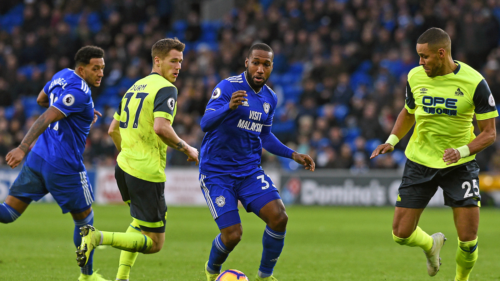 Cardiff City vs. Huddersfield Town (English League Championship) 4