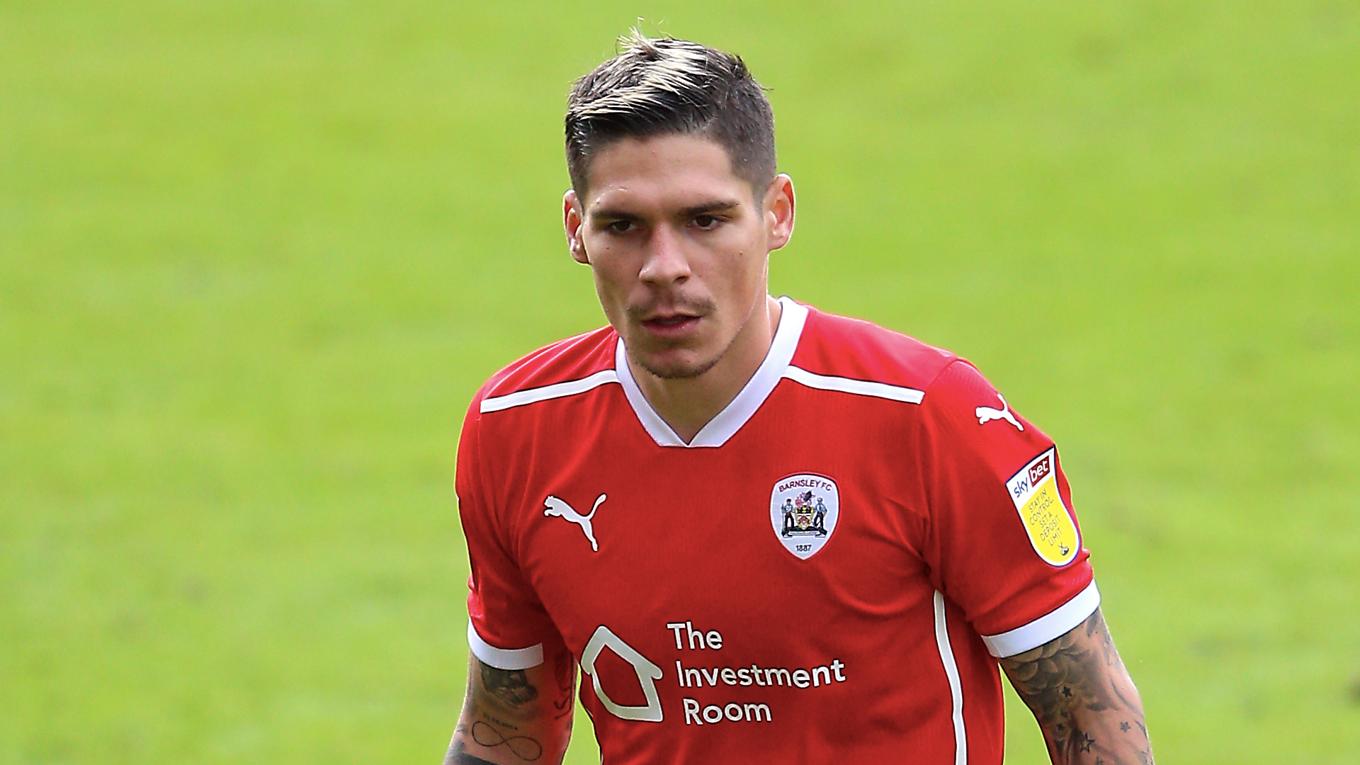 Barnsley's Dominik Frieser...