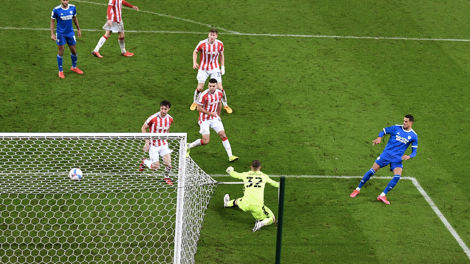 Robert Glatzel nets against Stoke City...