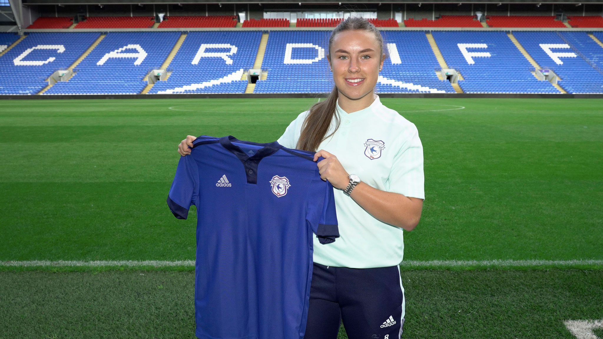 Seren Watkins joins the Bluebirds...