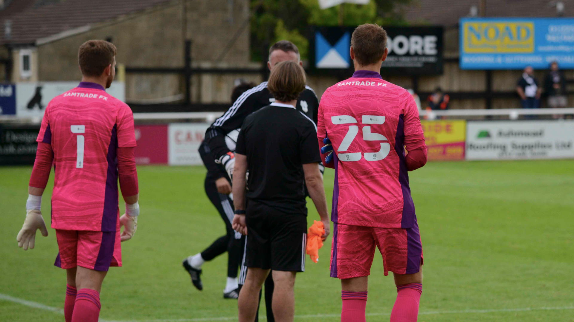 Alex Smithies has taken the No.25 shirt for the season...