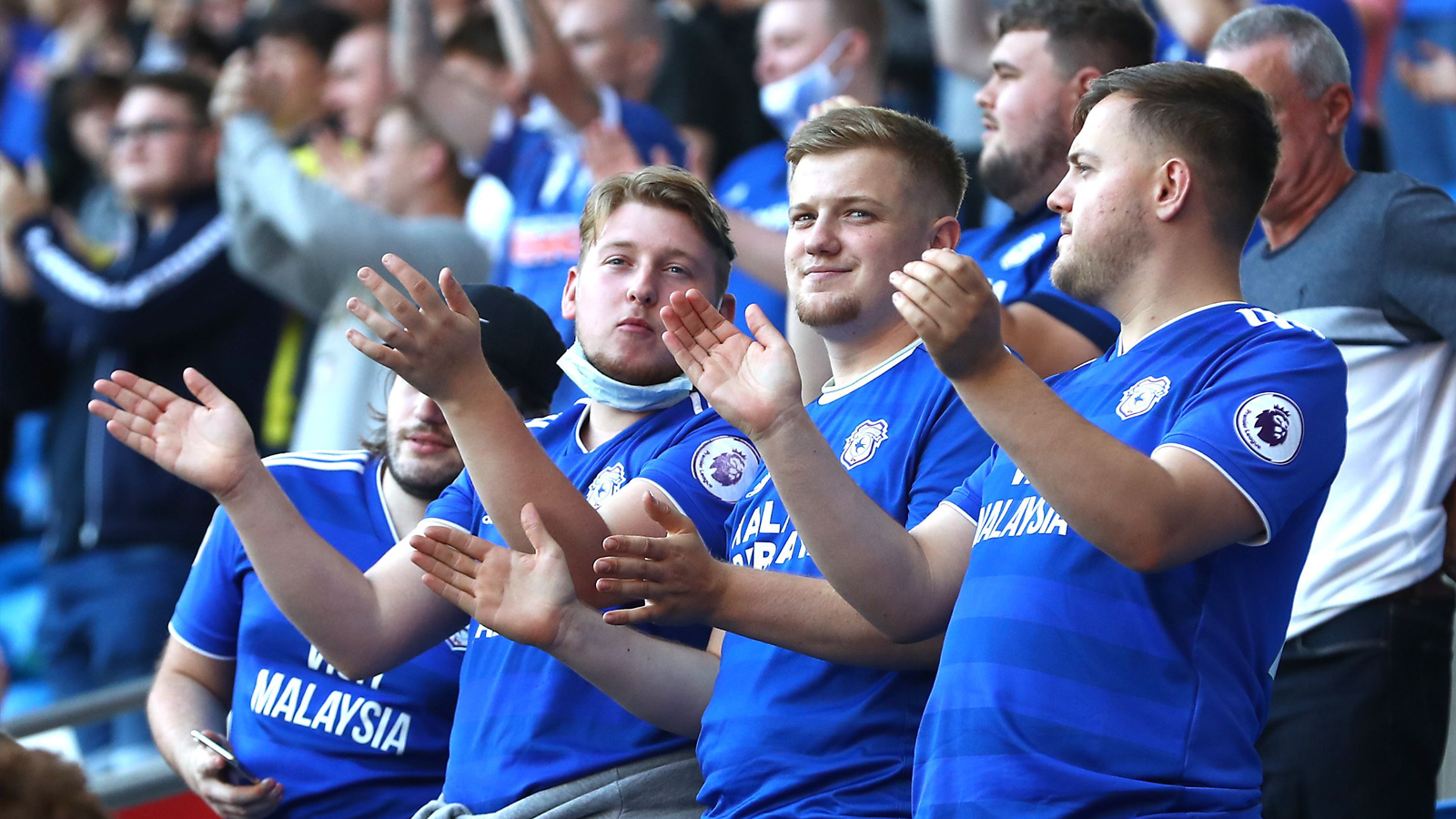 Cardiff City fans are excited as there is a chance of the team being  promoted - InterCardiff