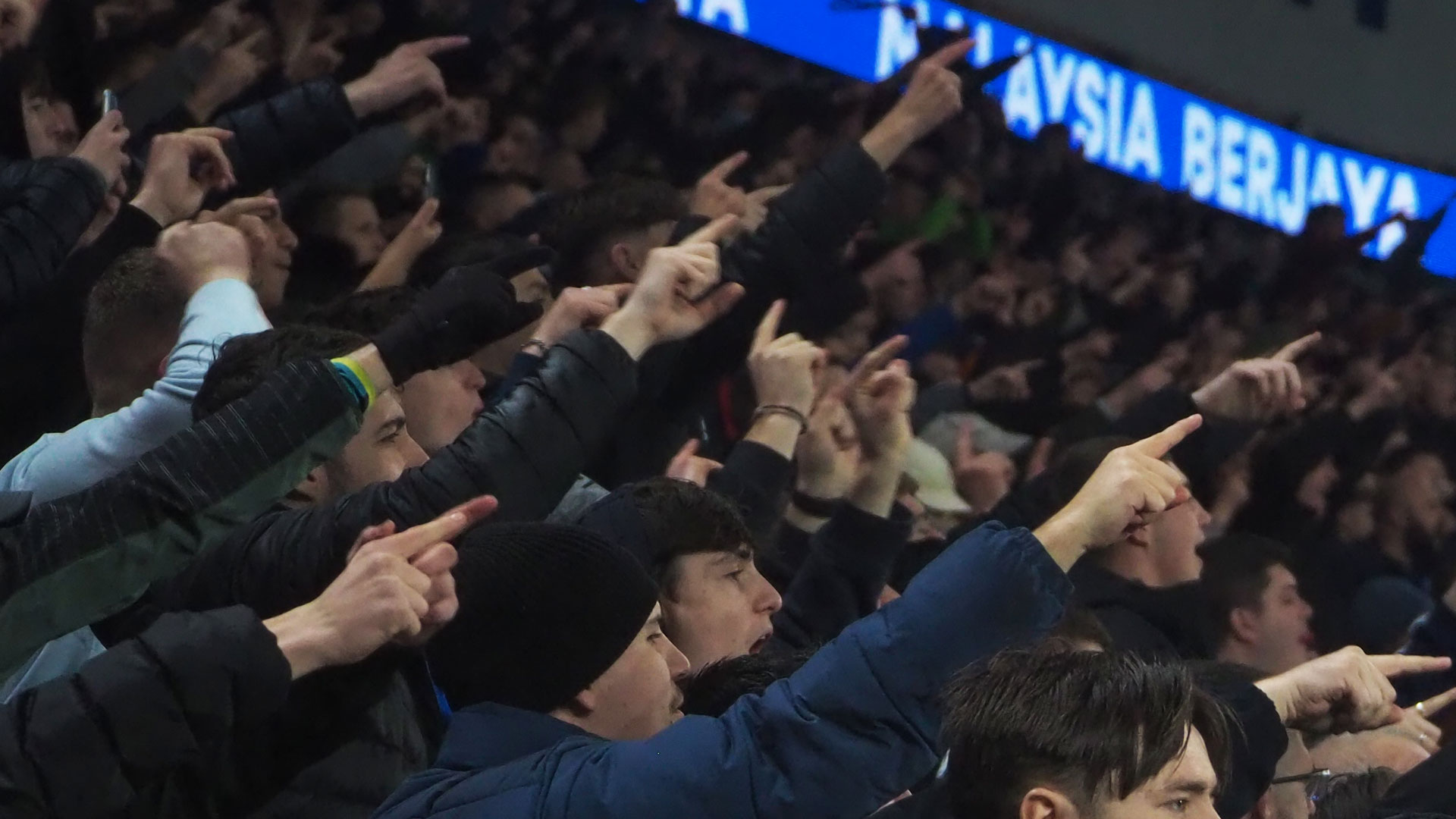 Cardiff 1-0 Swansea: Fans In The Stands (PICTURES)