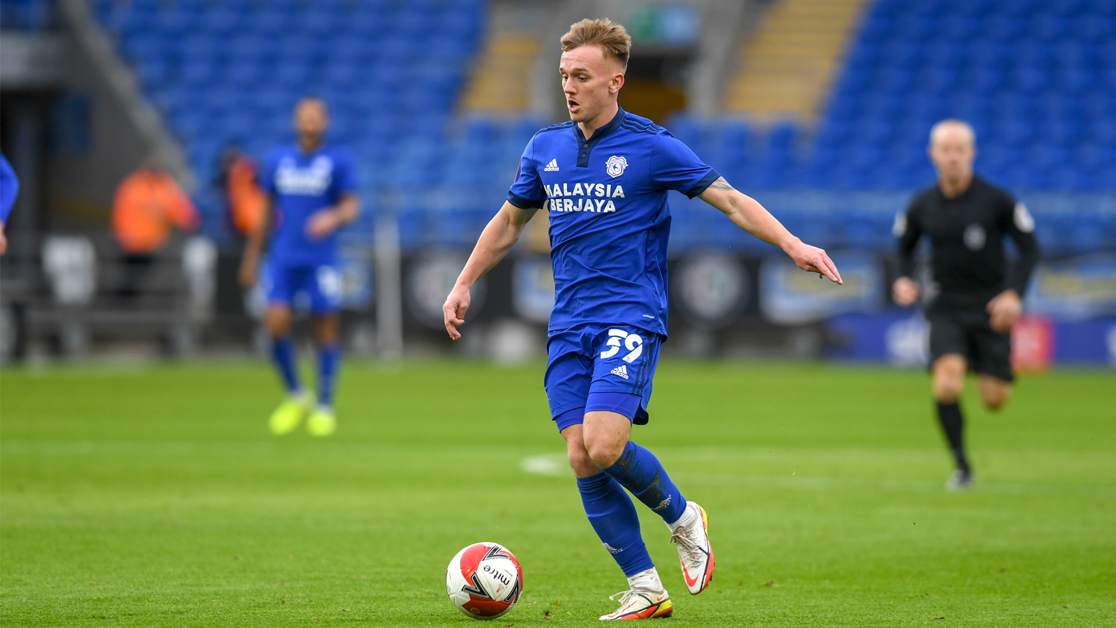 Isaak Davies: Cardiff City youngster has watched Huddersfield winner '1,000  times' - BBC Sport