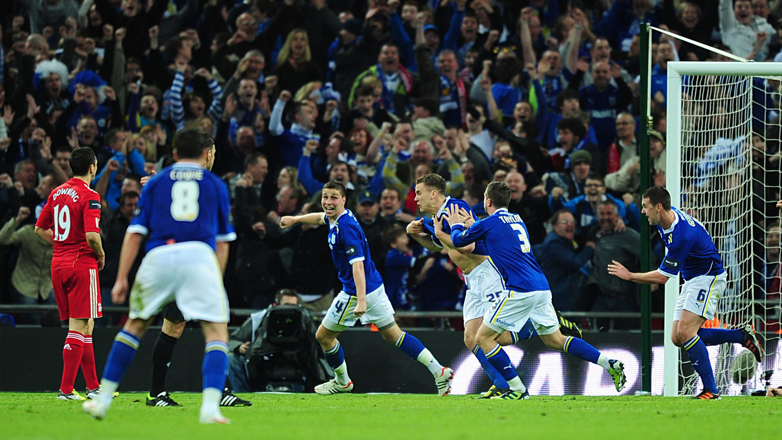 WATCH THE 2011/12 CAMPAIGN FOR FREE ON #HTTV! - News - Huddersfield Town