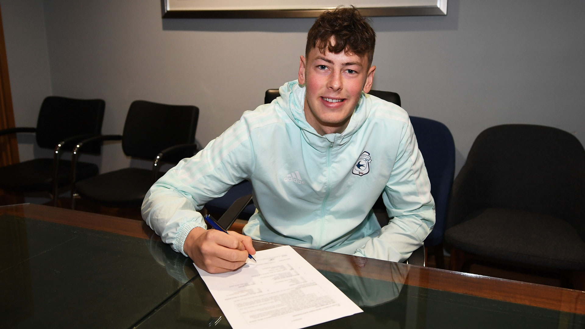 Oliver Denham has signed a new contract with the Bluebirds...