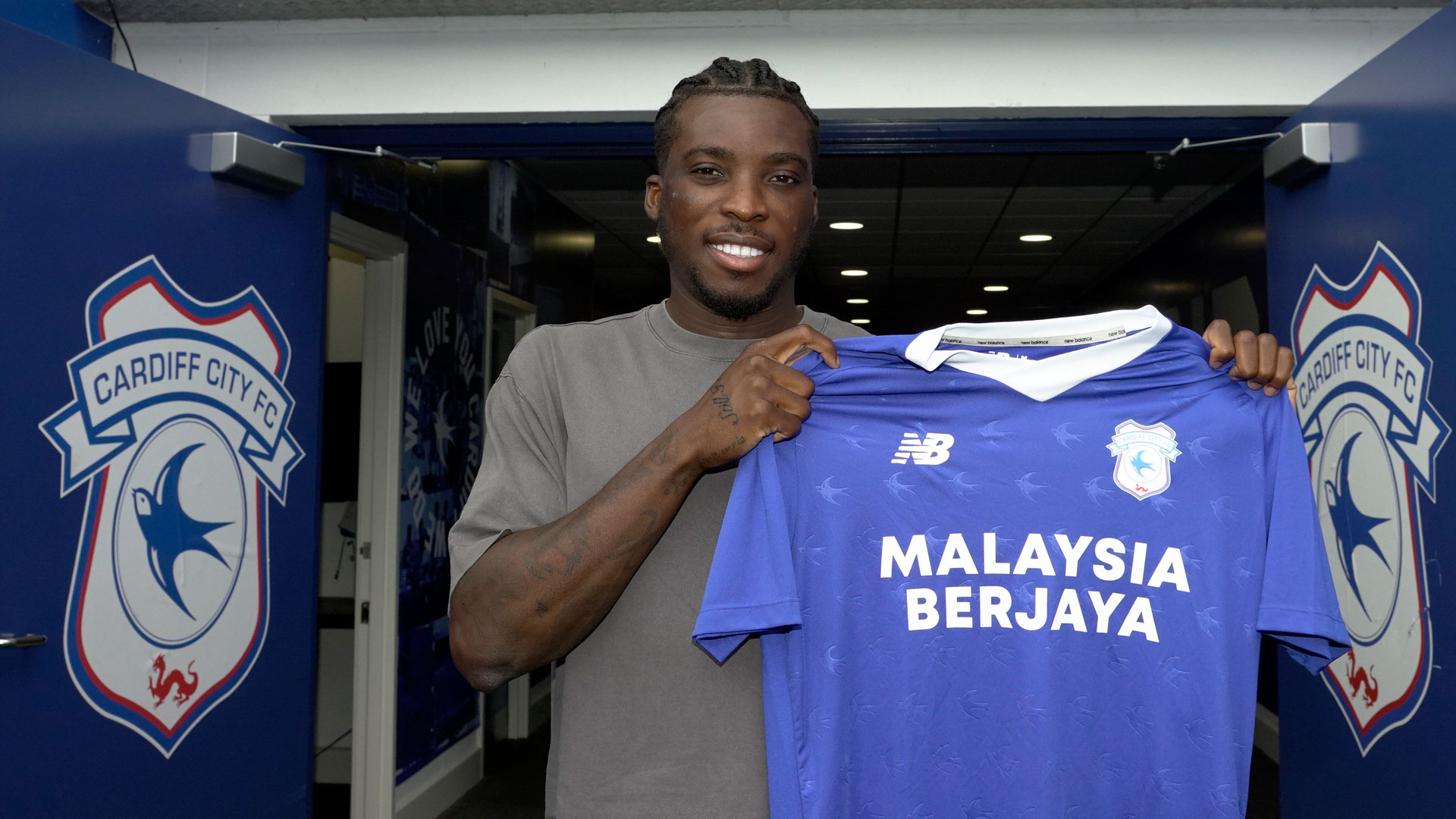 Sheyi Ojo has rejoined Cardiff City!