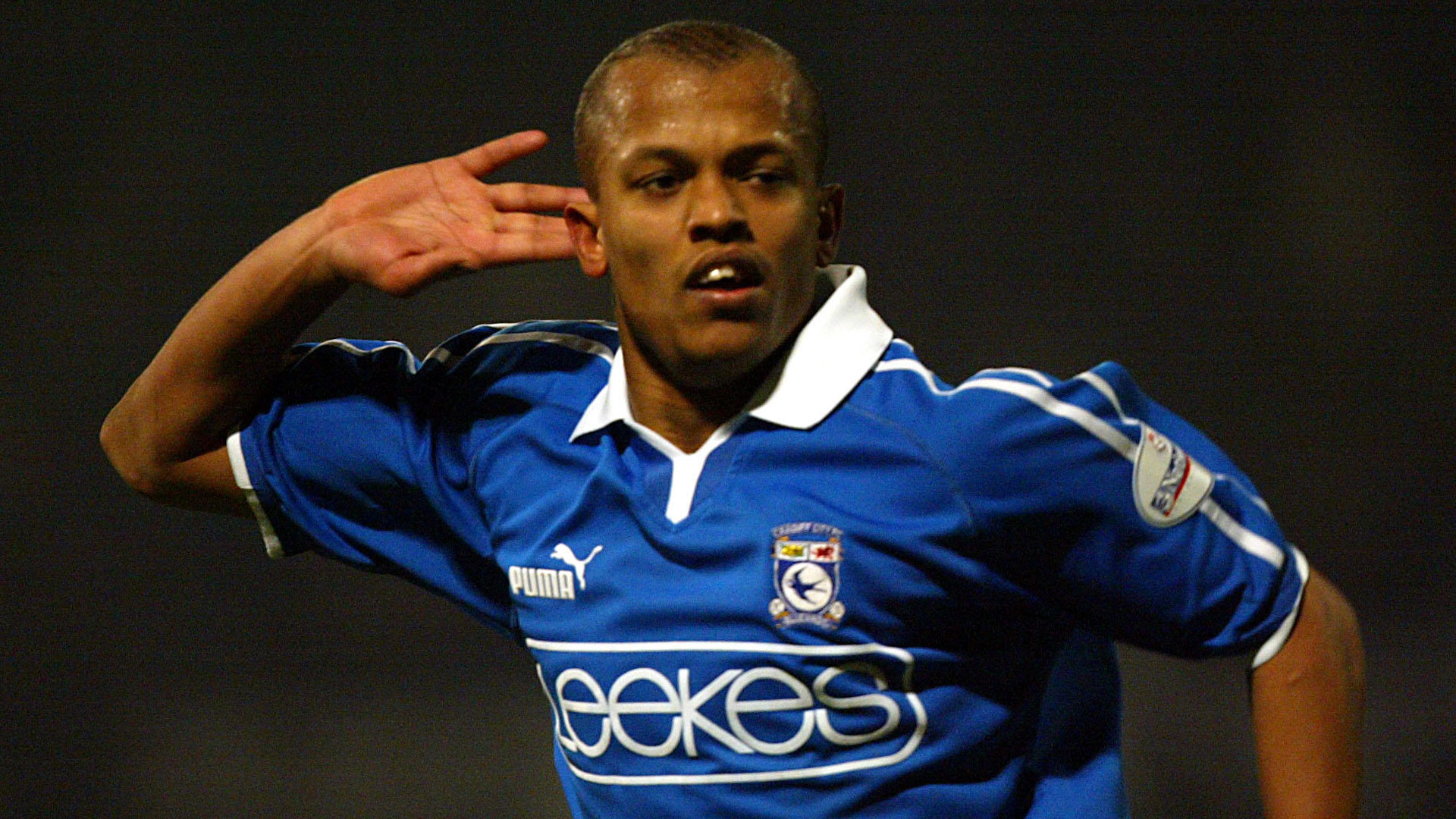 Robert Earnshaw celebrates...