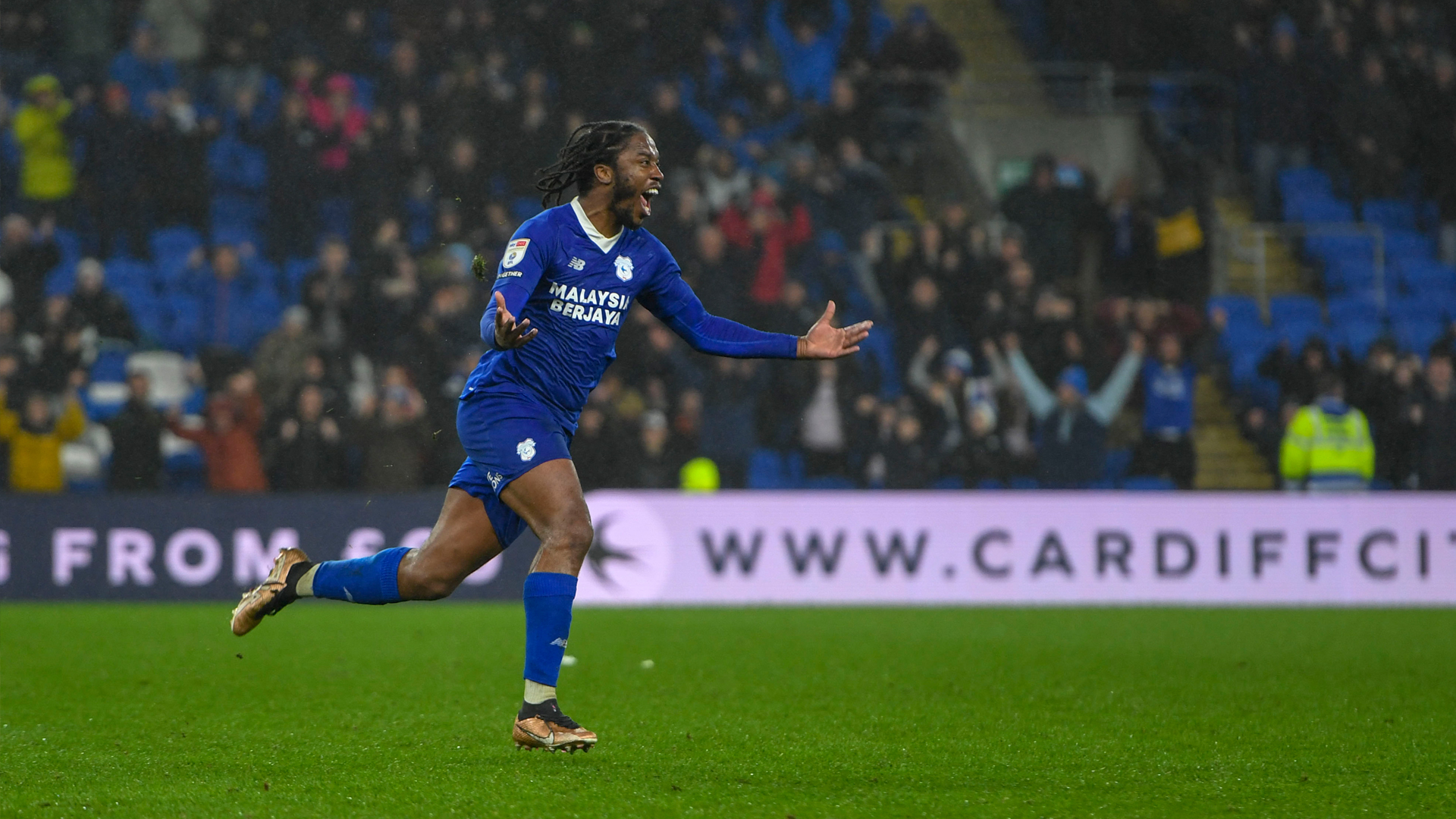 Cardiff City 1-0 Reading: Romaine Sawyers' stoppage-time goal