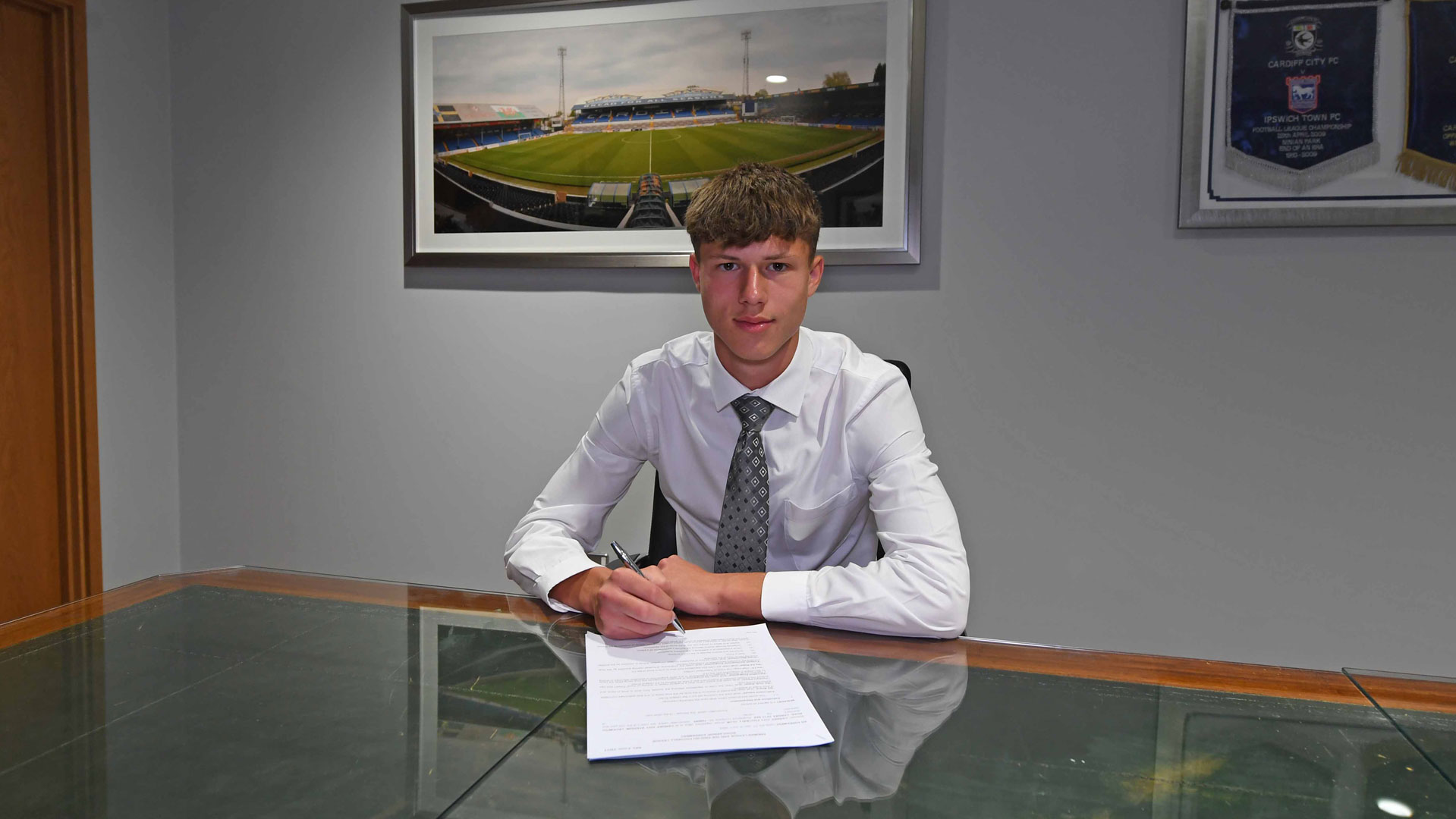 Cardiff City Academy on X: More good news for our U21 side - Lennon Peake  has joined the U21 setup for the remainder of the 2022/23 season, subject  to international clearance. The