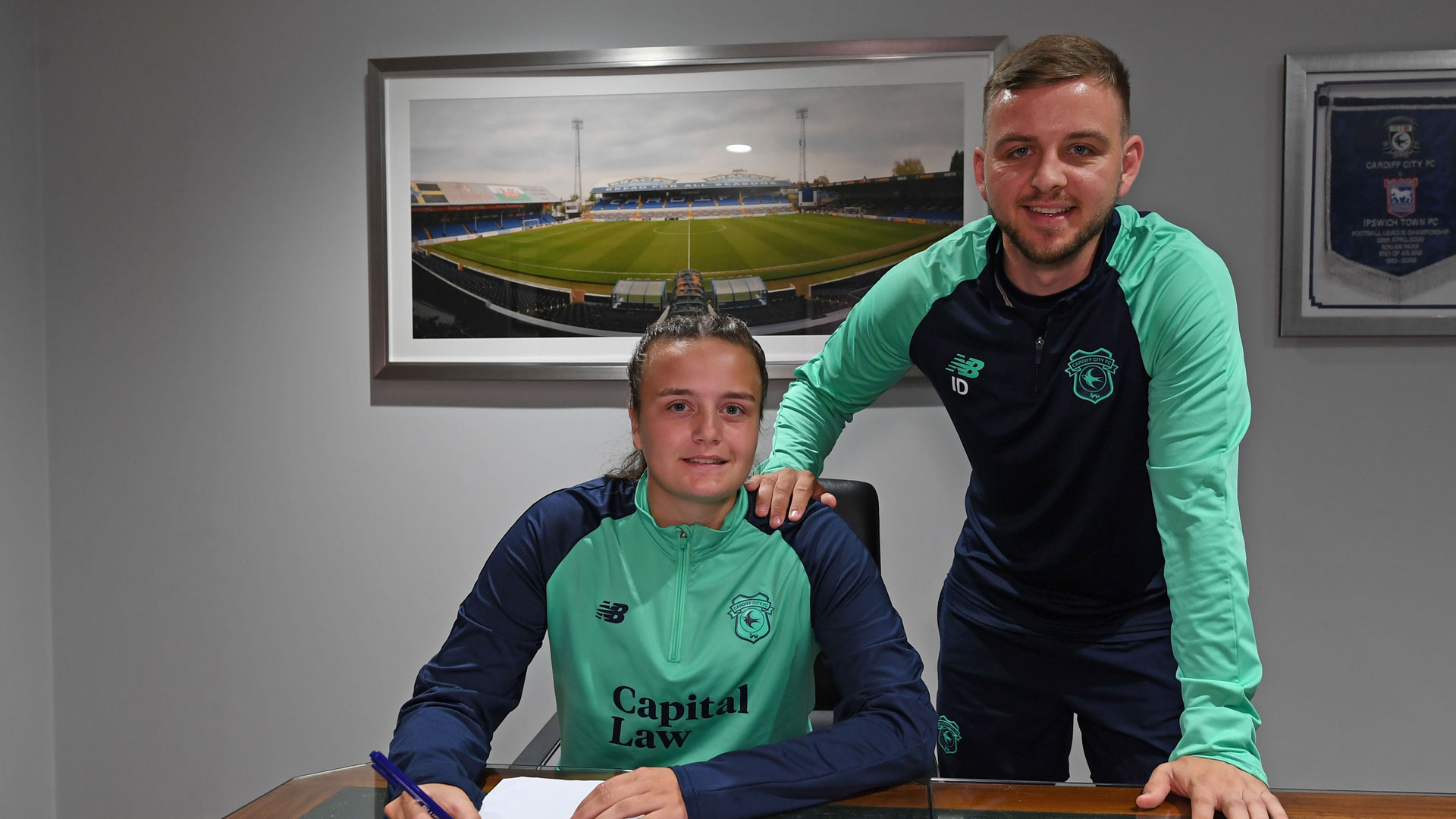 Hollie Smith signs semi-professional terms with Cardiff City Women