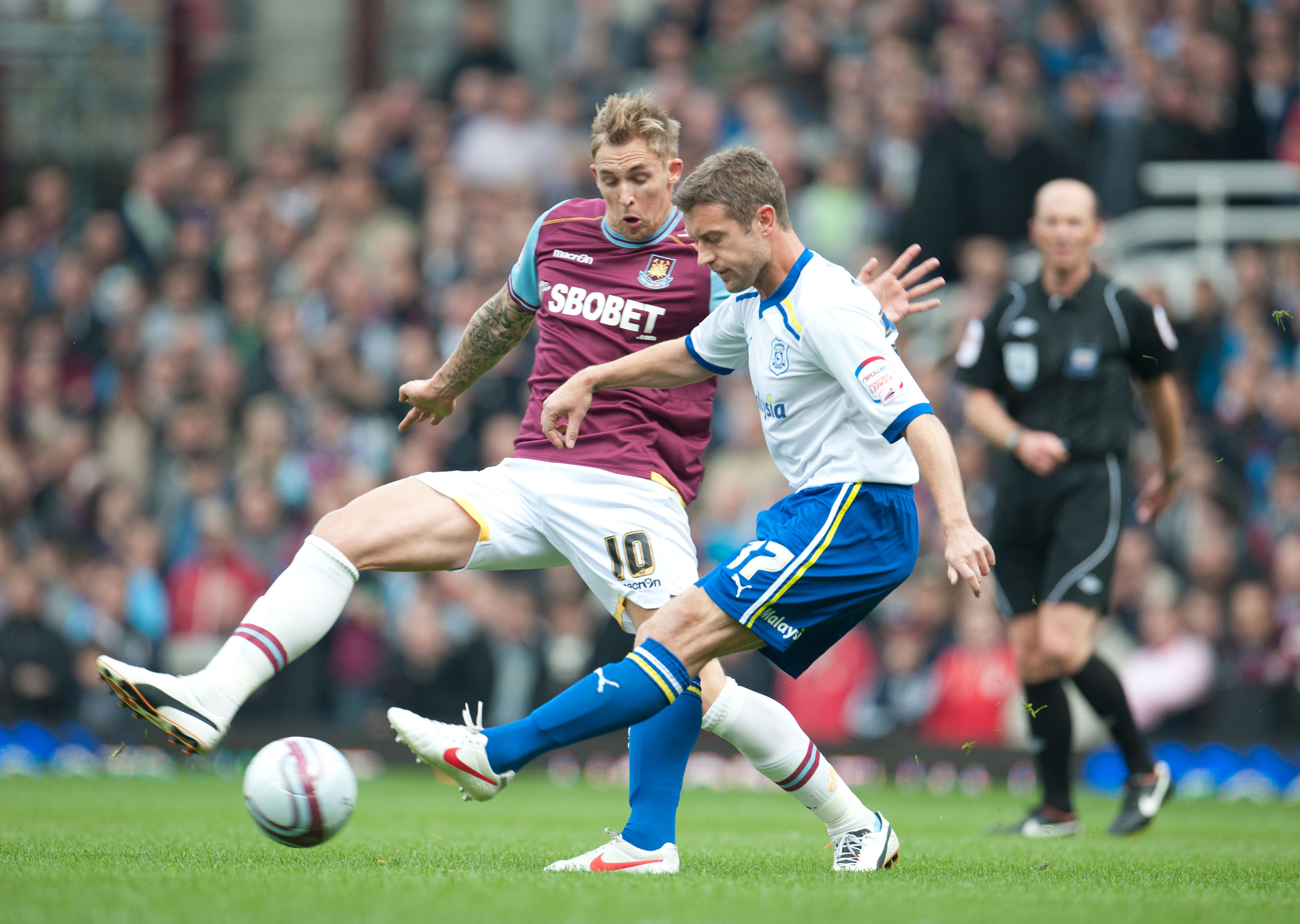 Stephen McPhail in action for Cardiff City against West Ham United