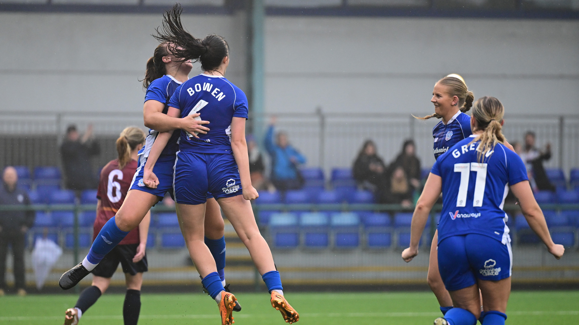 Megan Bowen in action for Cardiff City Women