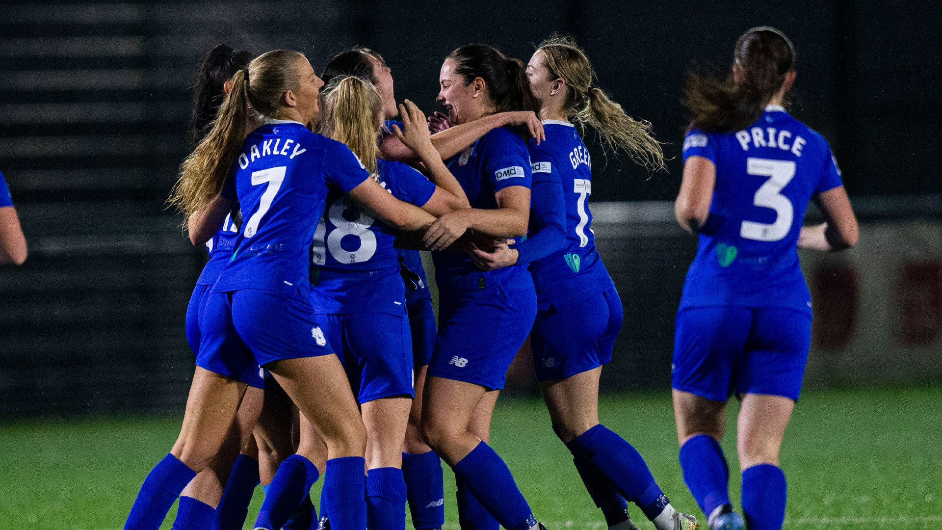 Megan Bowen in action for Cardiff City Women