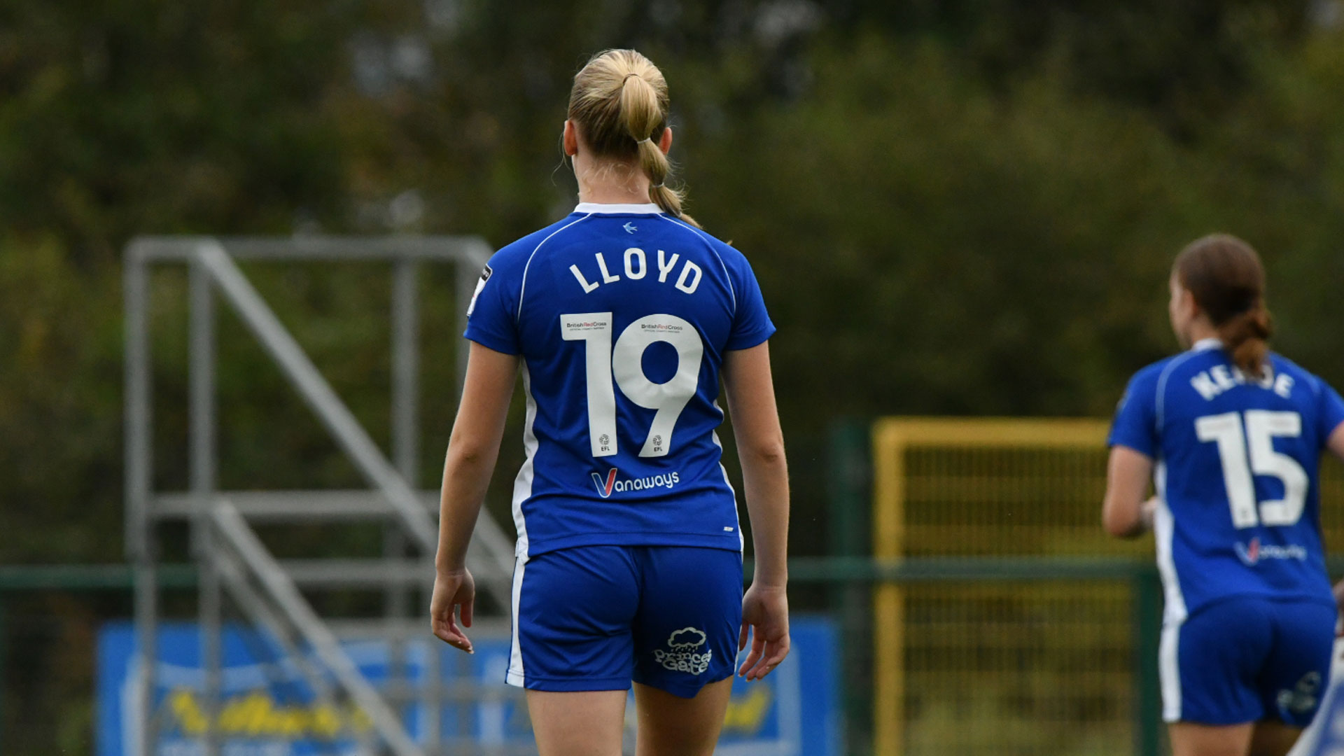 Madison Lloyd in action for Cardiff City Women