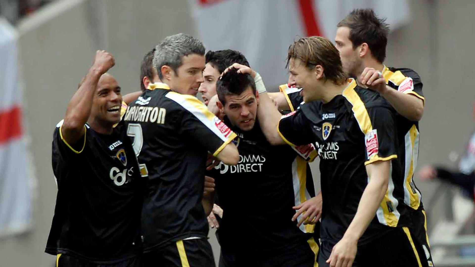 Joe Ledley celebrates scoring for Cardiff City against Barnsley