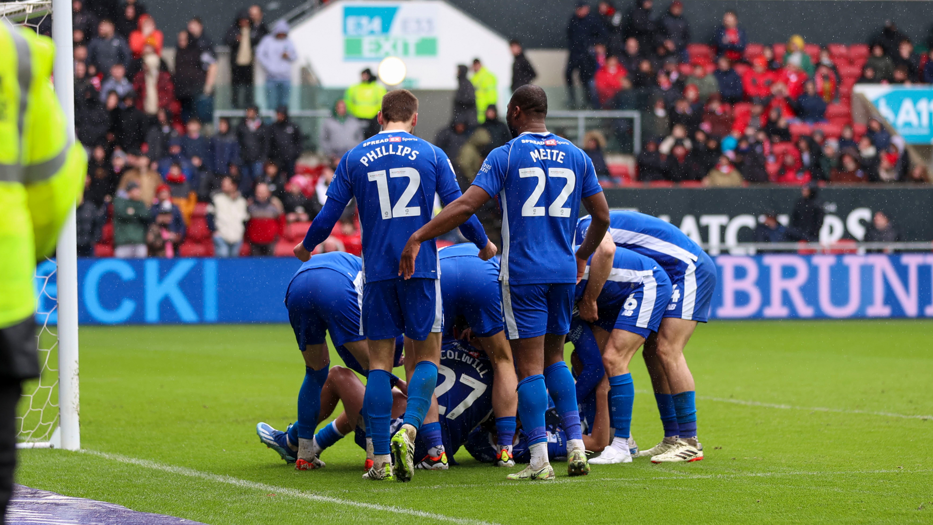 Cardiff City players celebrate against Bristol City