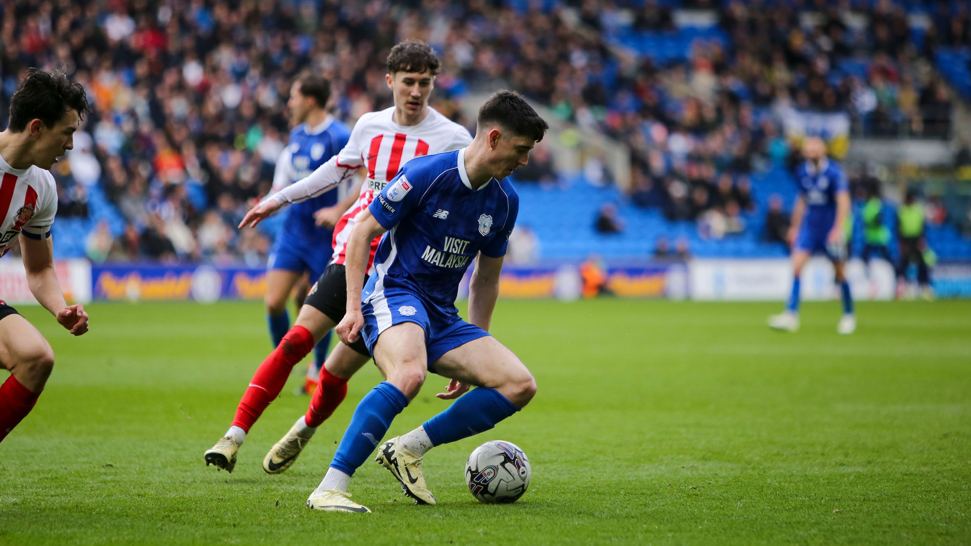 Callum O'Dowda in action for Cardiff City