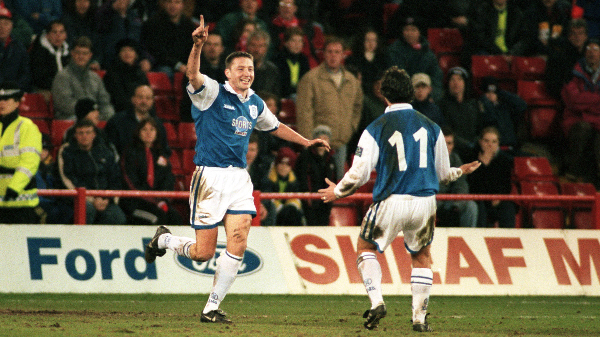 Craig Middleton celebrates for City...