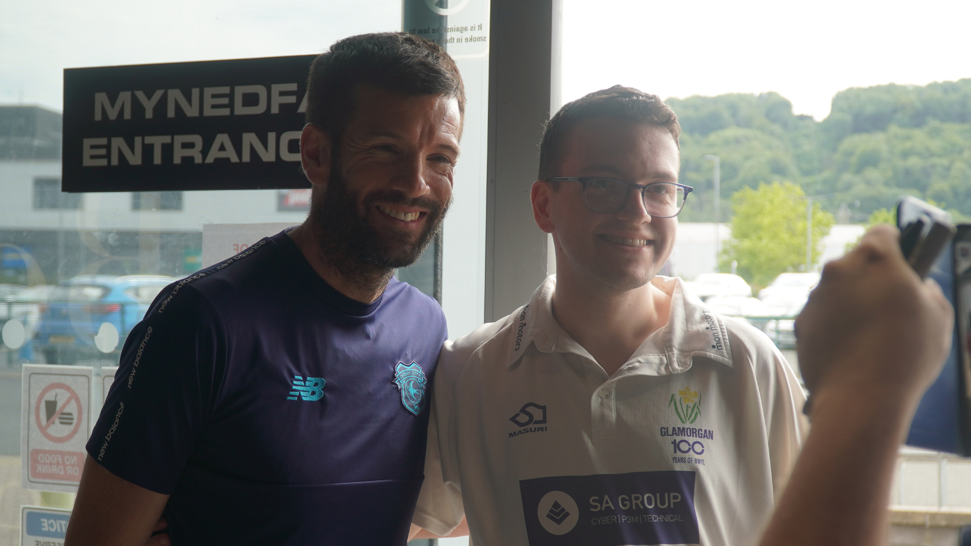  Brian Barry-Murphy meets the City fans