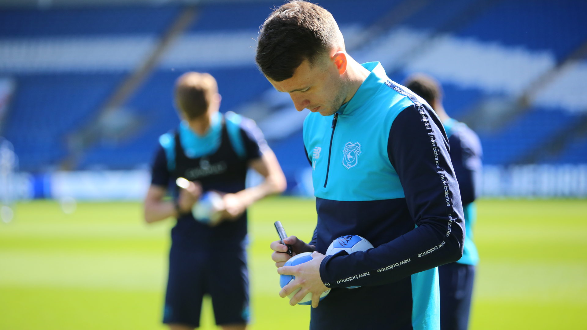 David Turnbull meets the City fans
