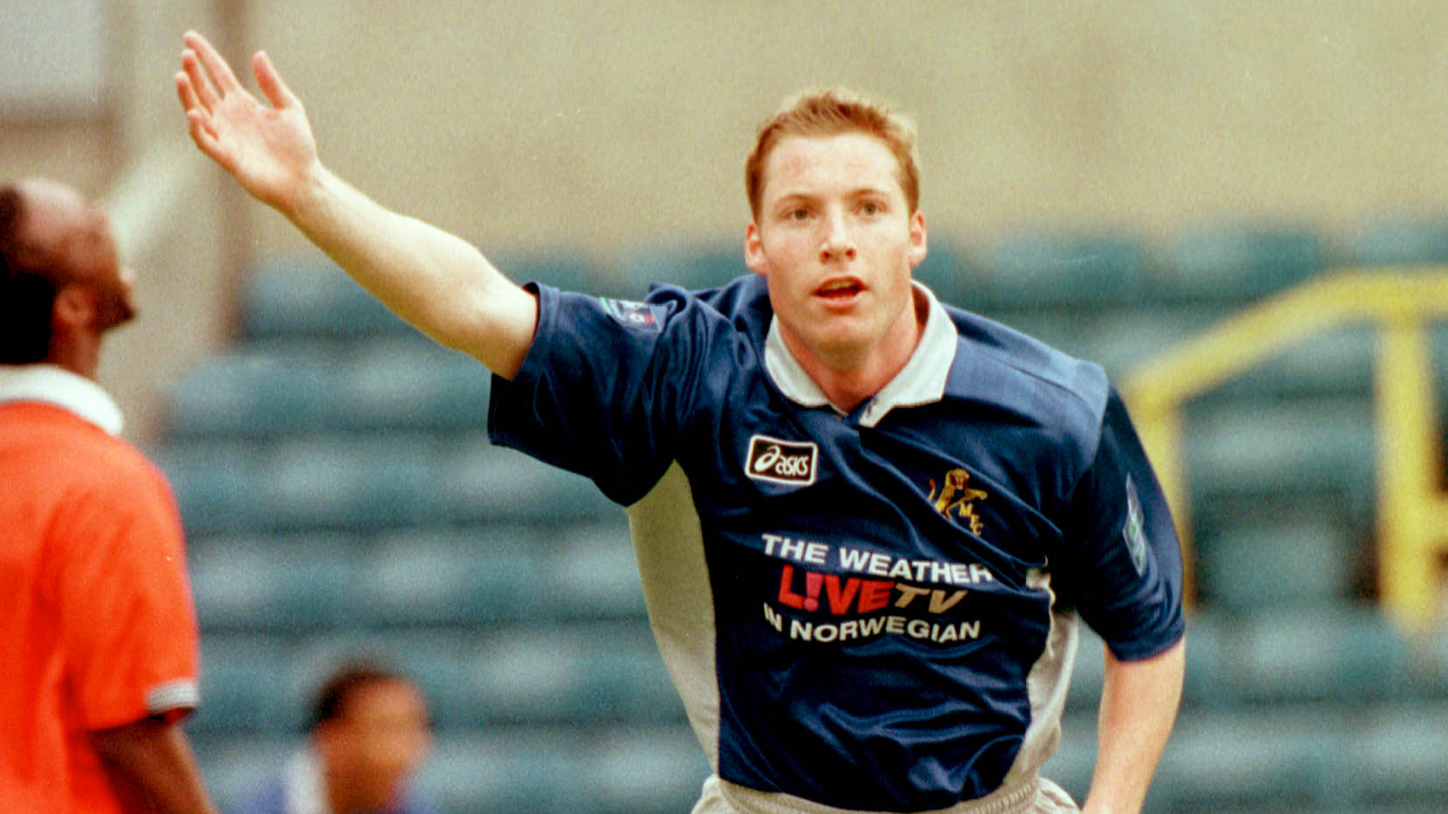Neil Harris in action for Millwall in the late 90s...