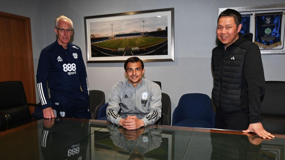 Tom Sang signs a new Cardiff City contract...
