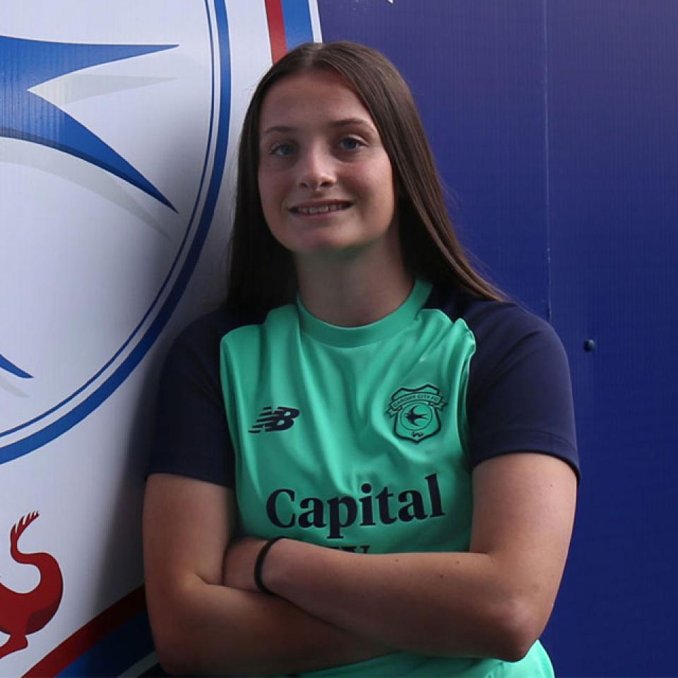 Mackenzie Olden signs for Cardiff City Women