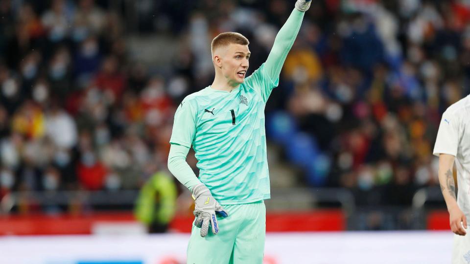 Alex Runarsson in action for Iceland
