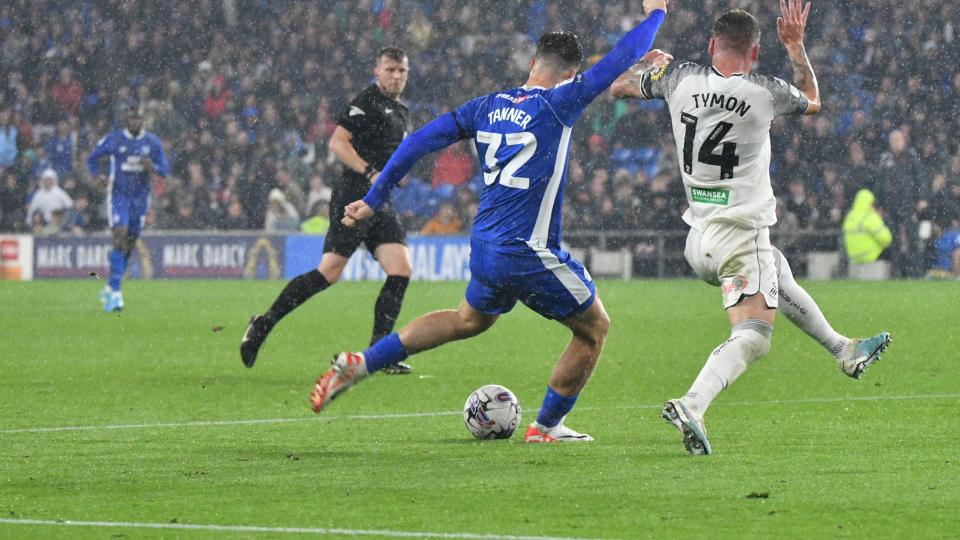 Ollie Tanner scores...