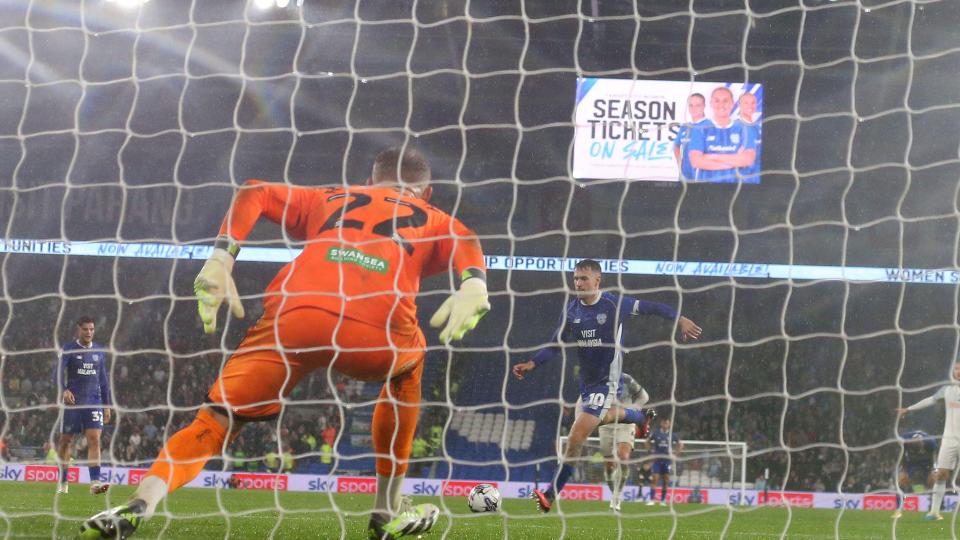 Aaron Ramsey scores a penalty...