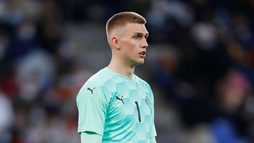 Alex Runarsson in action for Iceland