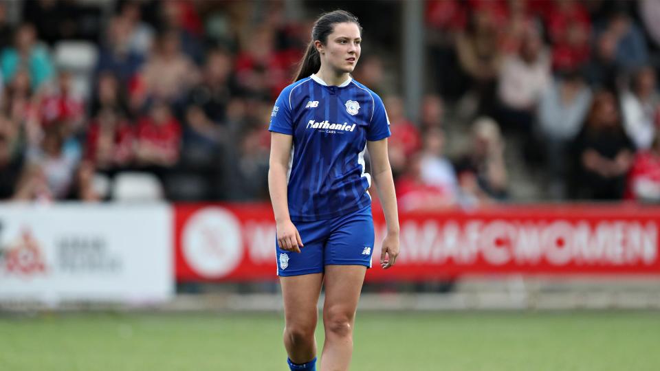 Megan Bowen in action for Cardiff City Women