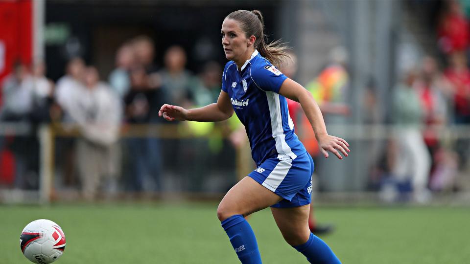 Emma Beynon in action for Cardiff City Women
