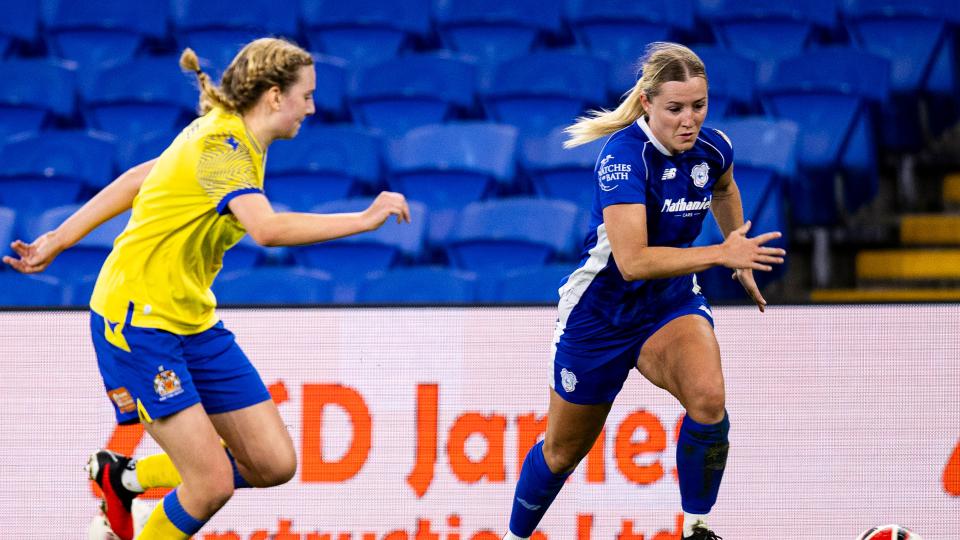 Danielle Green in action for Cardiff City Women