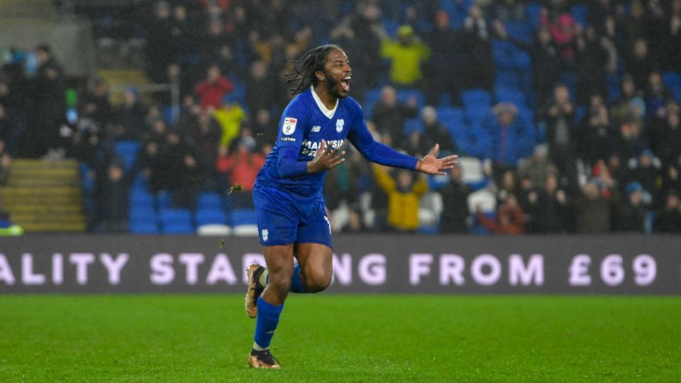 Romaine Sawyers scores for Cardiff City