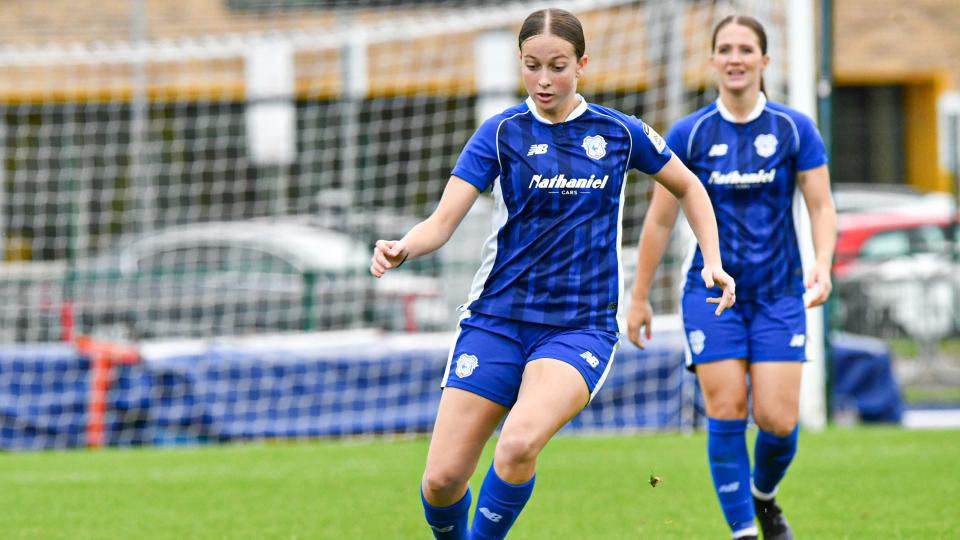 Molly Kehoe in action for Cardiff City Women
