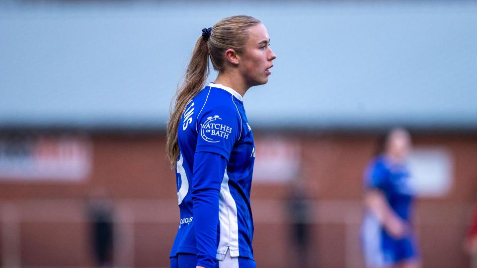Seren Watkins in action for Cardiff City Women