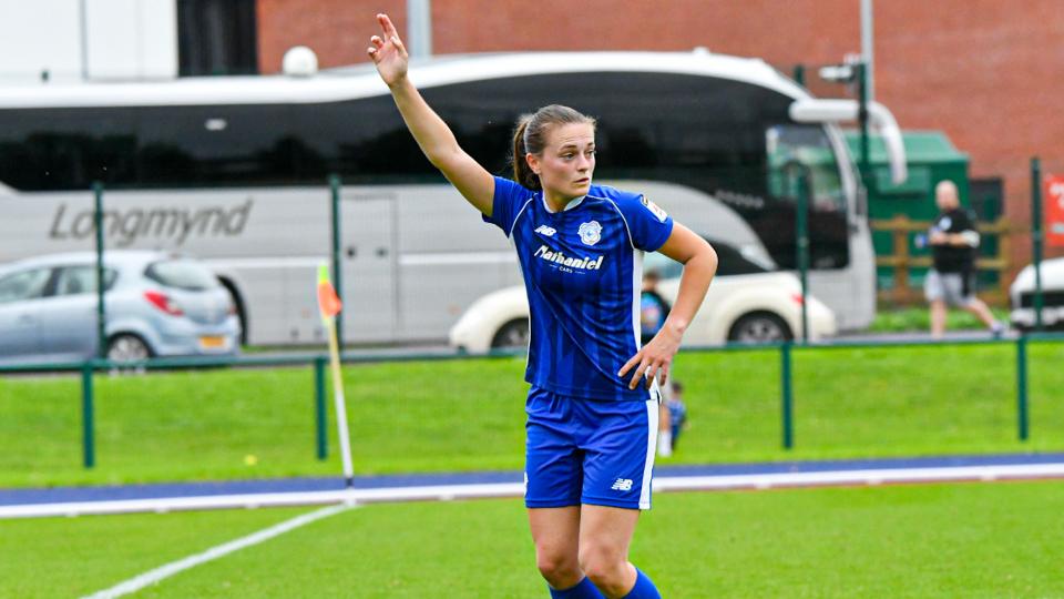 Ffion Price in action for Cardiff City Women