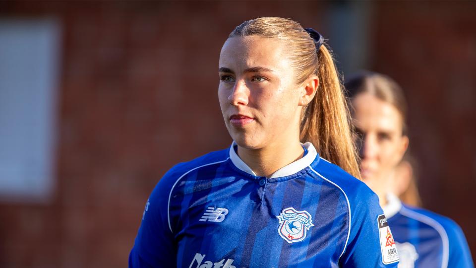 Seren Watkins in action for Cardiff City Women