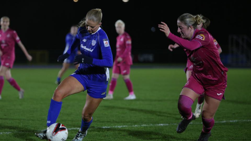Rhianne Oakley in action for Cardiff City Women