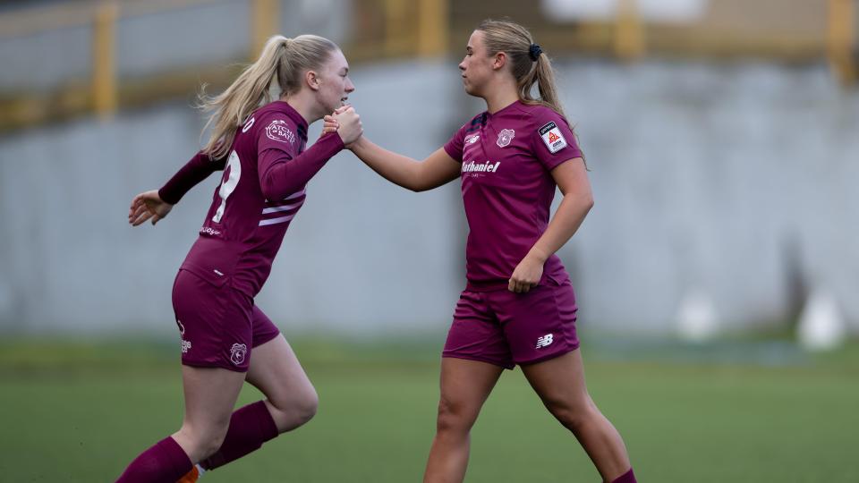 Seren Watkins in action for Cardiff City Women