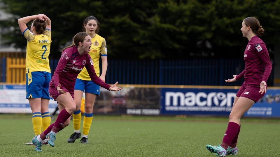 Mikayla Cook in action for Cardiff City Women