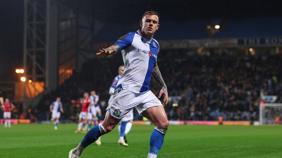 Sammie Szmodics in action for Blackburn Rovers