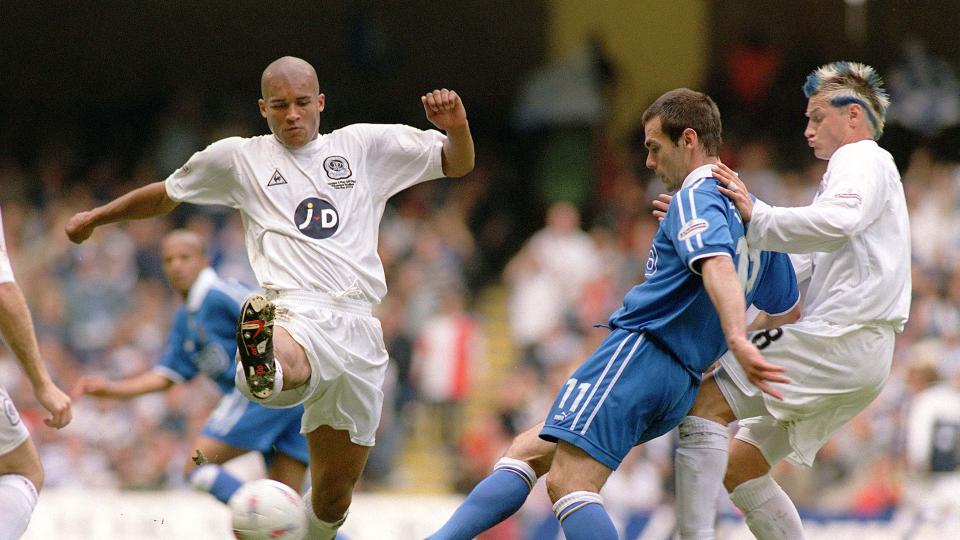 Peter Thorne in action for Cardiff City