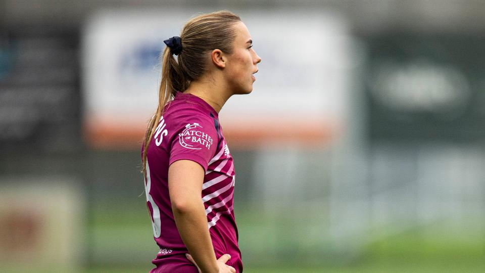 Seren Watkins in action for Cardiff City Women