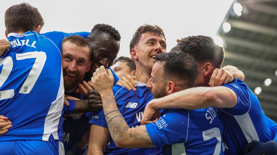 Cardiff City celebrate scoring against Ipswich Town