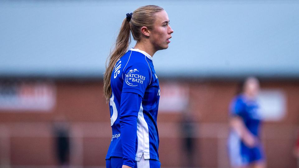 Seren Watkins in action for Cardiff City Women