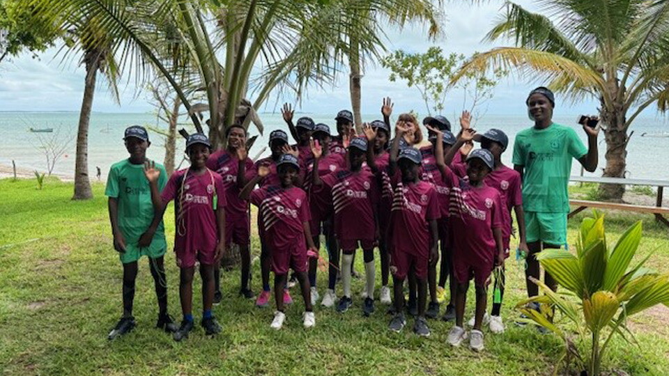 Kit Aid recipients in Mozambique.