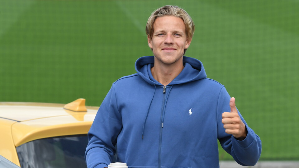 Jesper Daland reports for training...